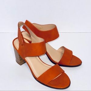 Dress sandal w/over toe and adjustable ankle strap